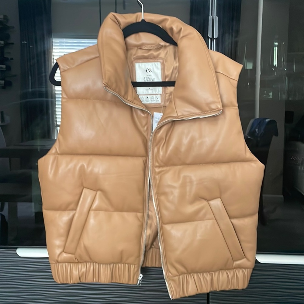 Abercrombie ultra mini puffer vest NWT